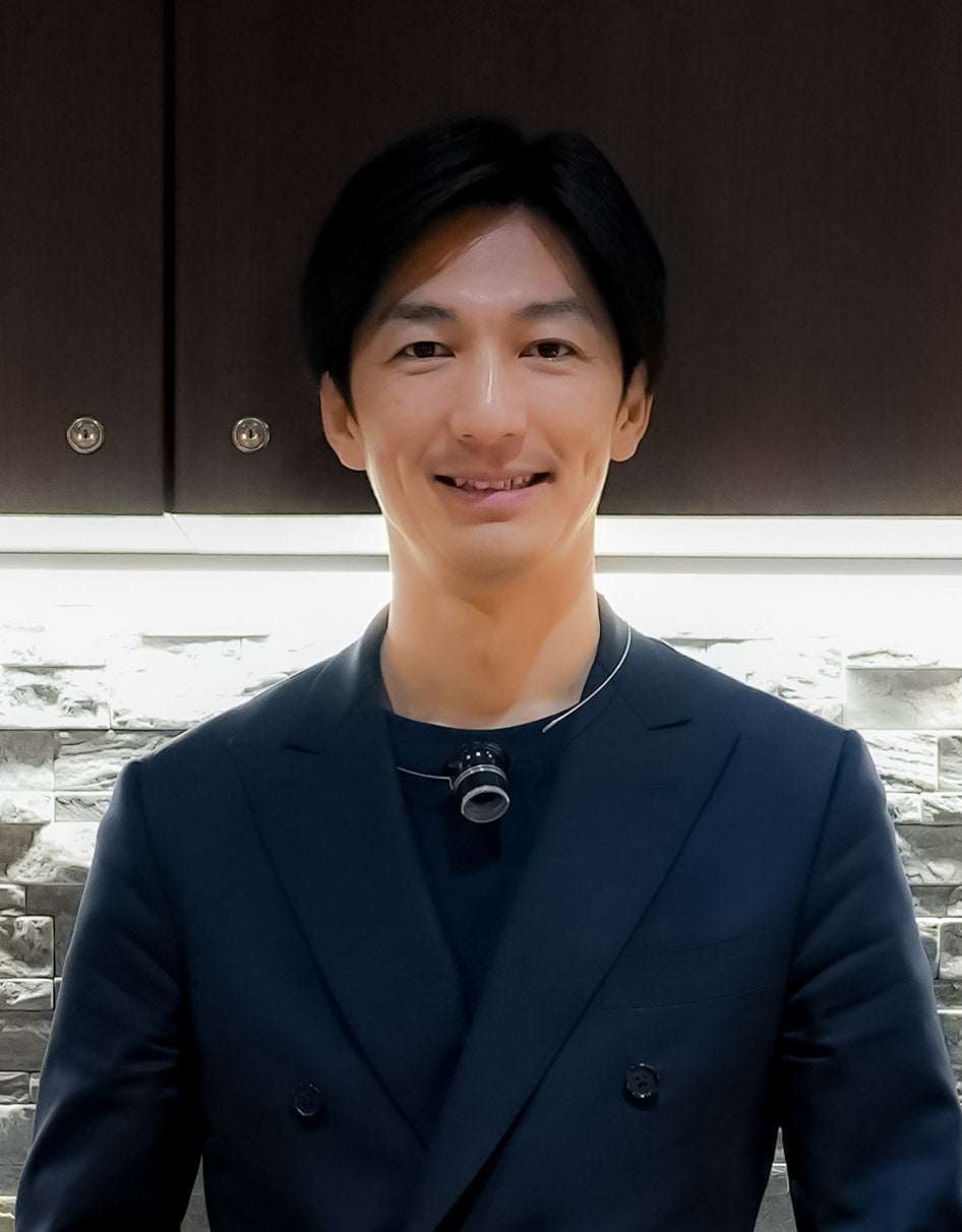 伊藤  謙三