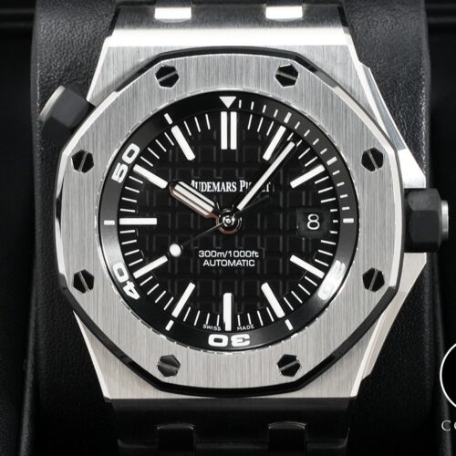 オーデマピゲ ロイヤルオーク オフショア ダイバー Ref.15710ST.OO.A002CA.01 ステンレススチール ブラック文字盤 商品画像1