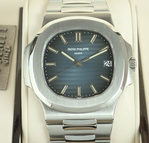 パテックフィリップ ノーチラス Ref.5711/1A-001 ブラックブルー文字盤 中古 nautilus-26 商品画像1