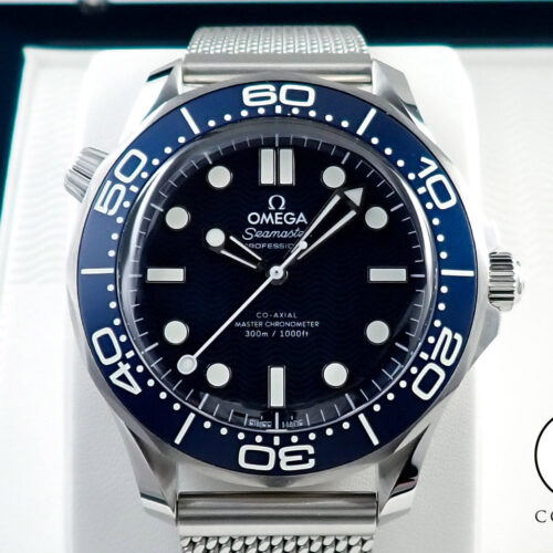 オメガ シーマスター ダイバー 300M コーアクシャル マスター クロノメーター 42MM　ボンド映画60周年記念モデ﻿ル Ref.210.30.42.20.03.002 ブルー文字盤 未使用 R8X12X99 商品画像1